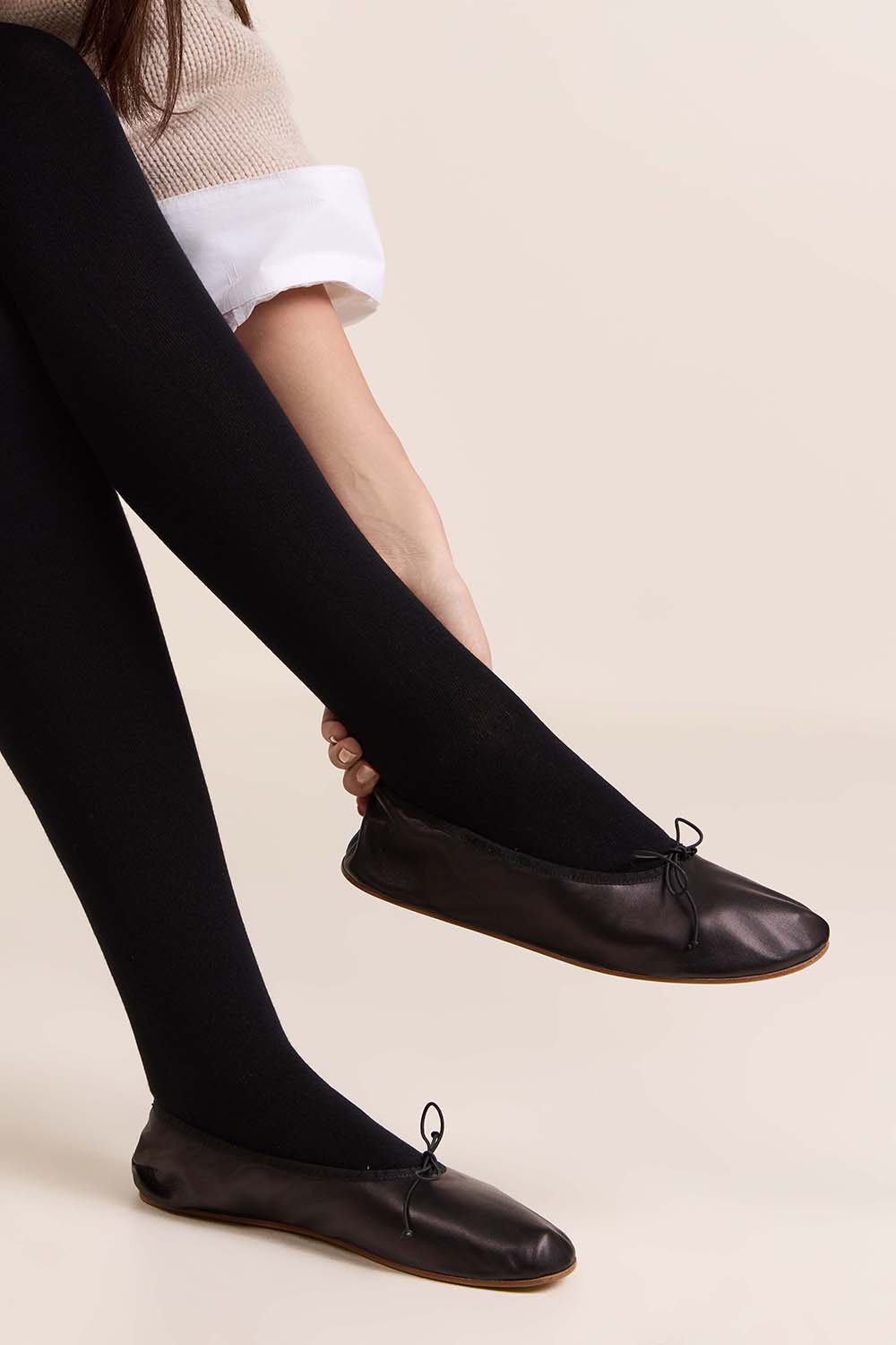 תמונת כל הלוק של נעלי בלרינה